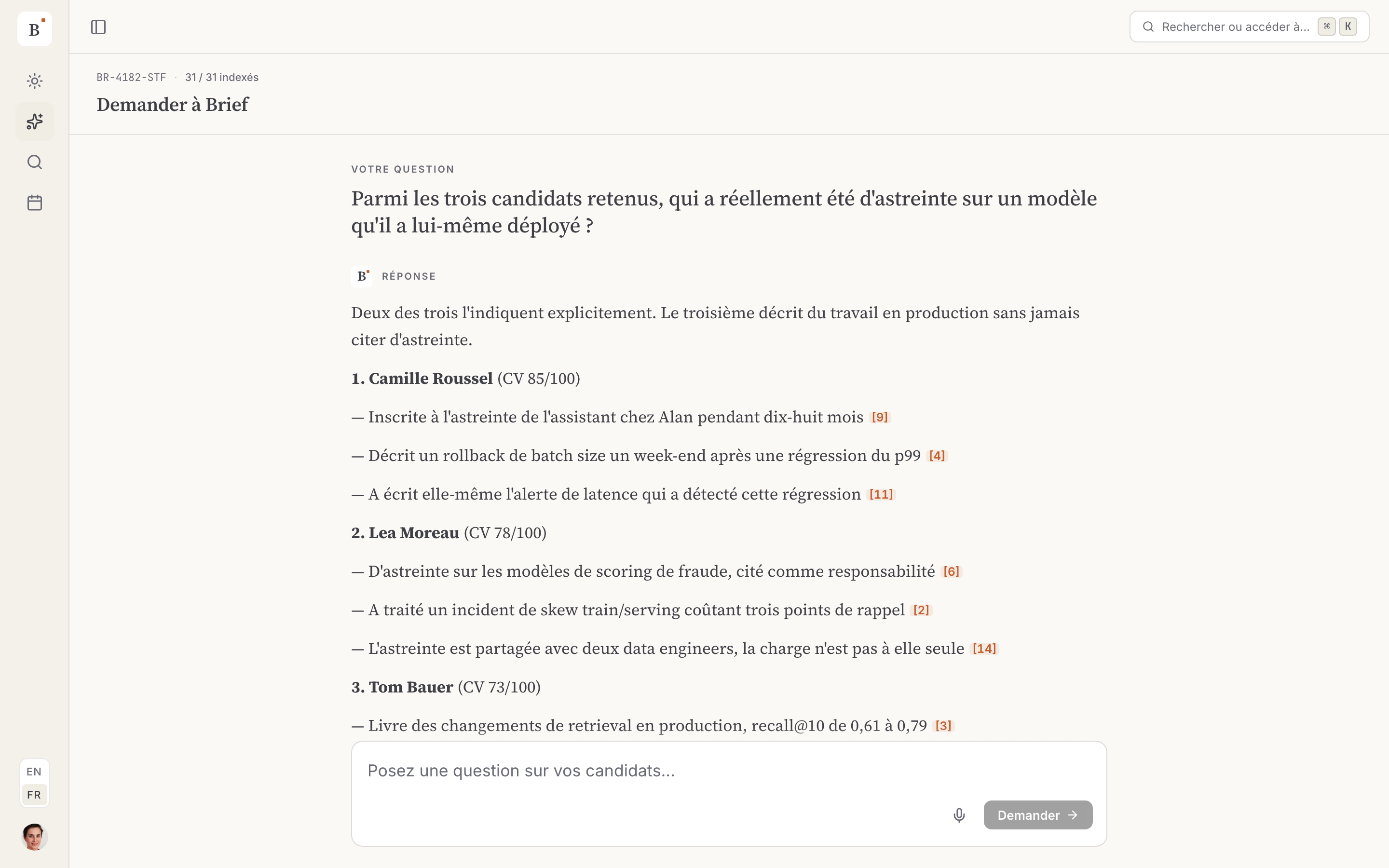 L'assistant Brief répond à une question sur les candidats en citant des sources numérotées
