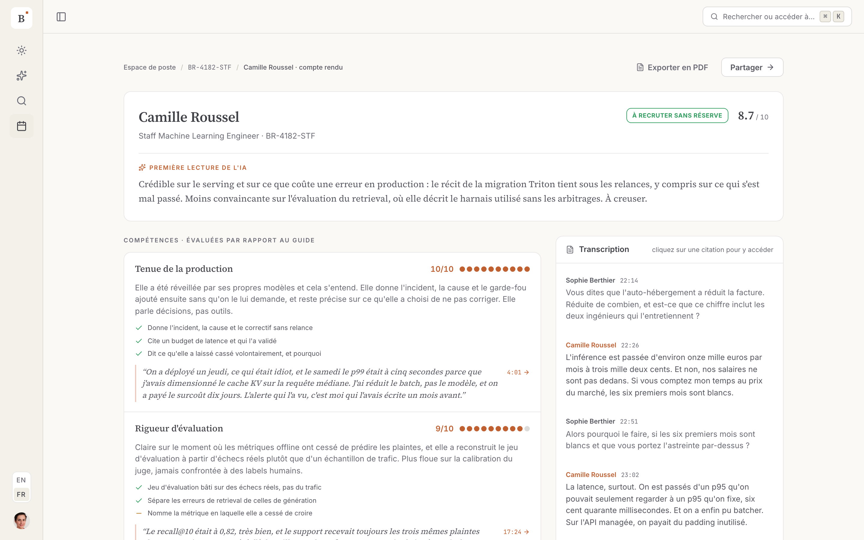 Un compte rendu d'entretien noté, avec les compétences, les éléments probants et la transcription à côté